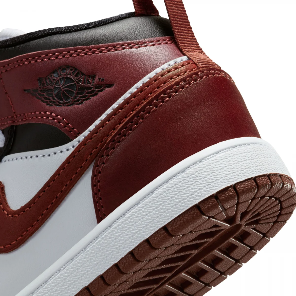 Jordan 1 Mid SE
