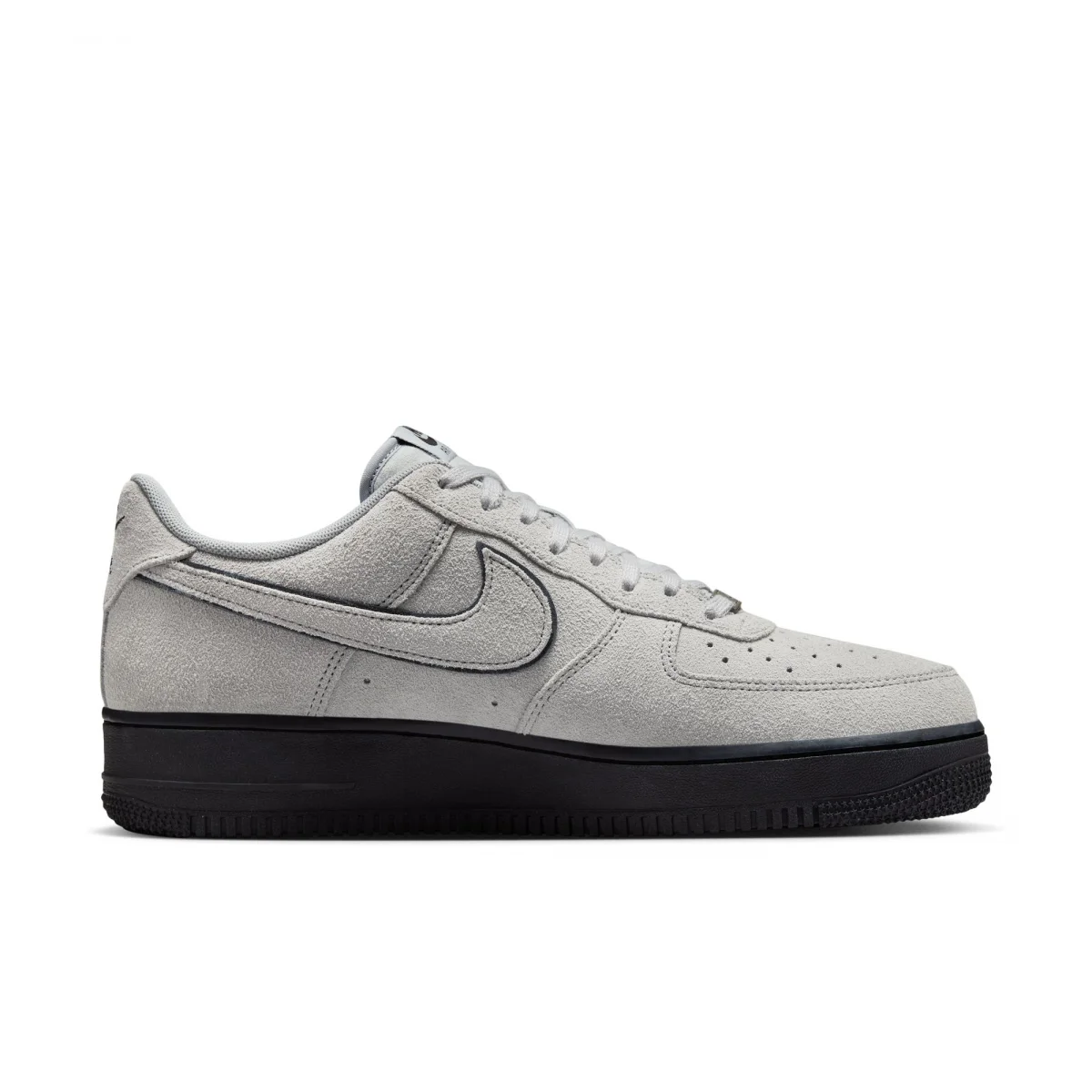 Nike Air Force 1 '07 LV8