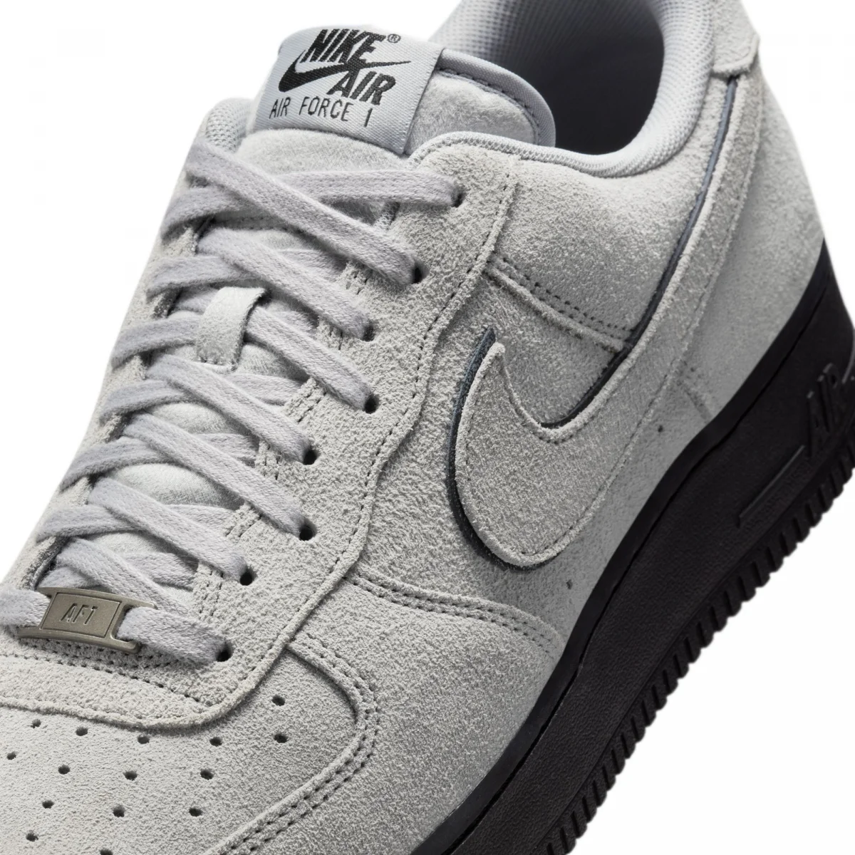 Nike Air Force 1 '07 LV8