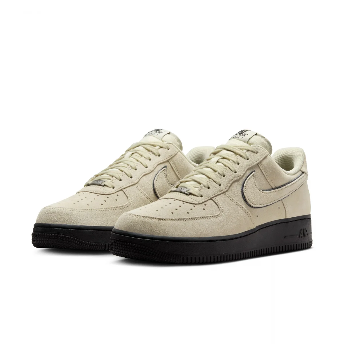 Nike Air Force 1 '07 LV8