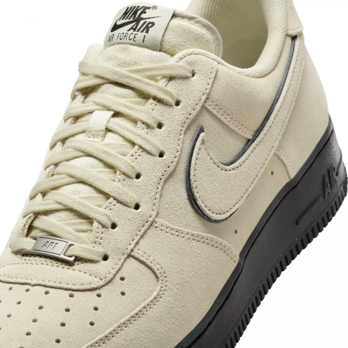 Nike Air Force 1 '07 LV8
