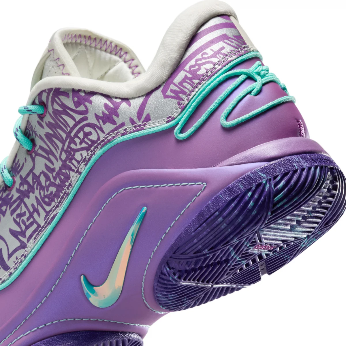 LeBron XXII Mogul