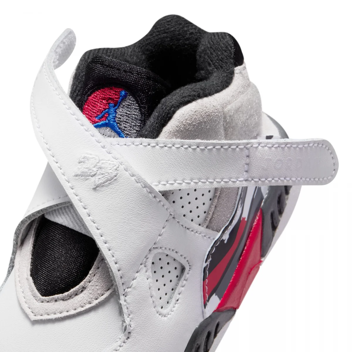 Jordan 8 Retro "Bugs Bunny"