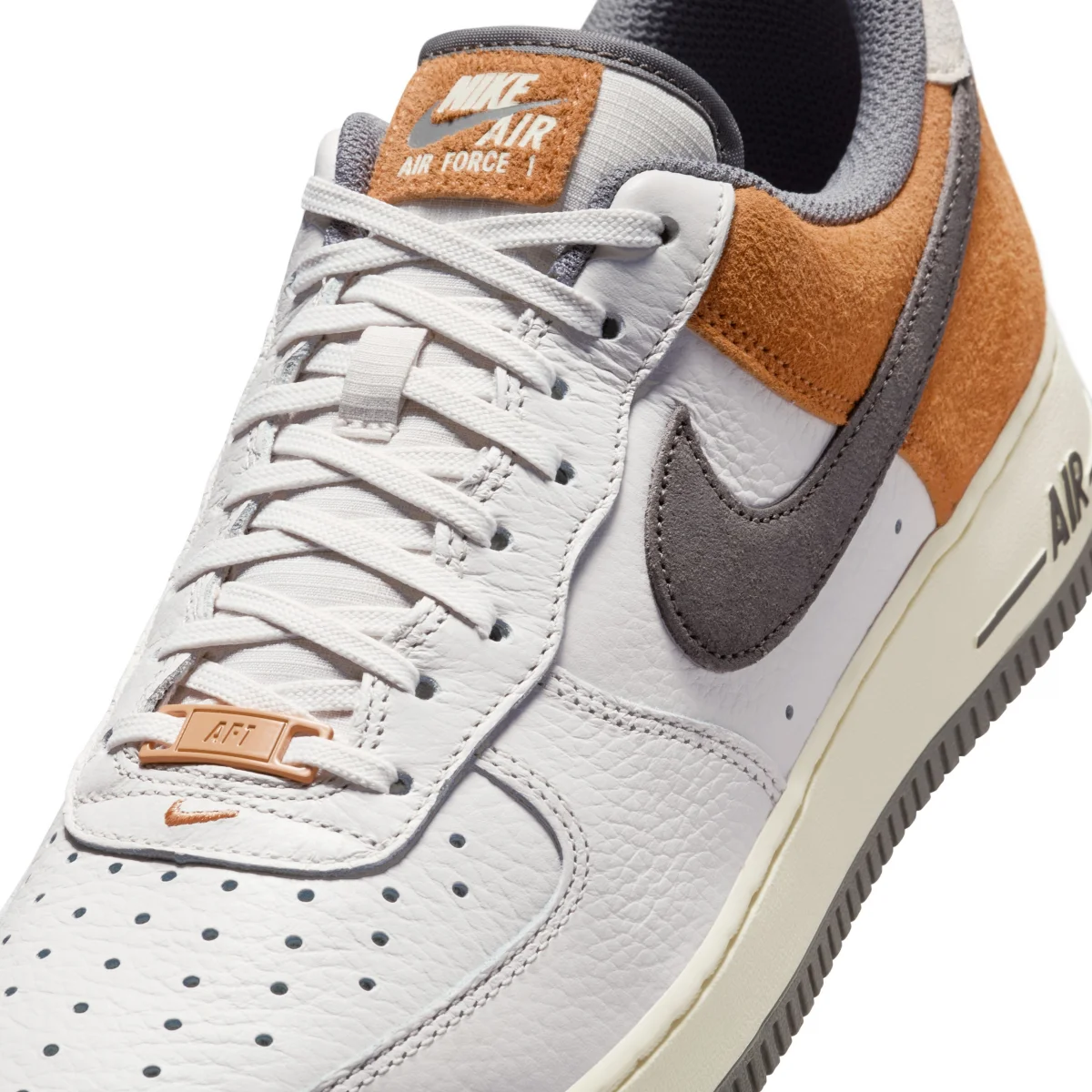 Nike Air Force 1 '07 LV8
