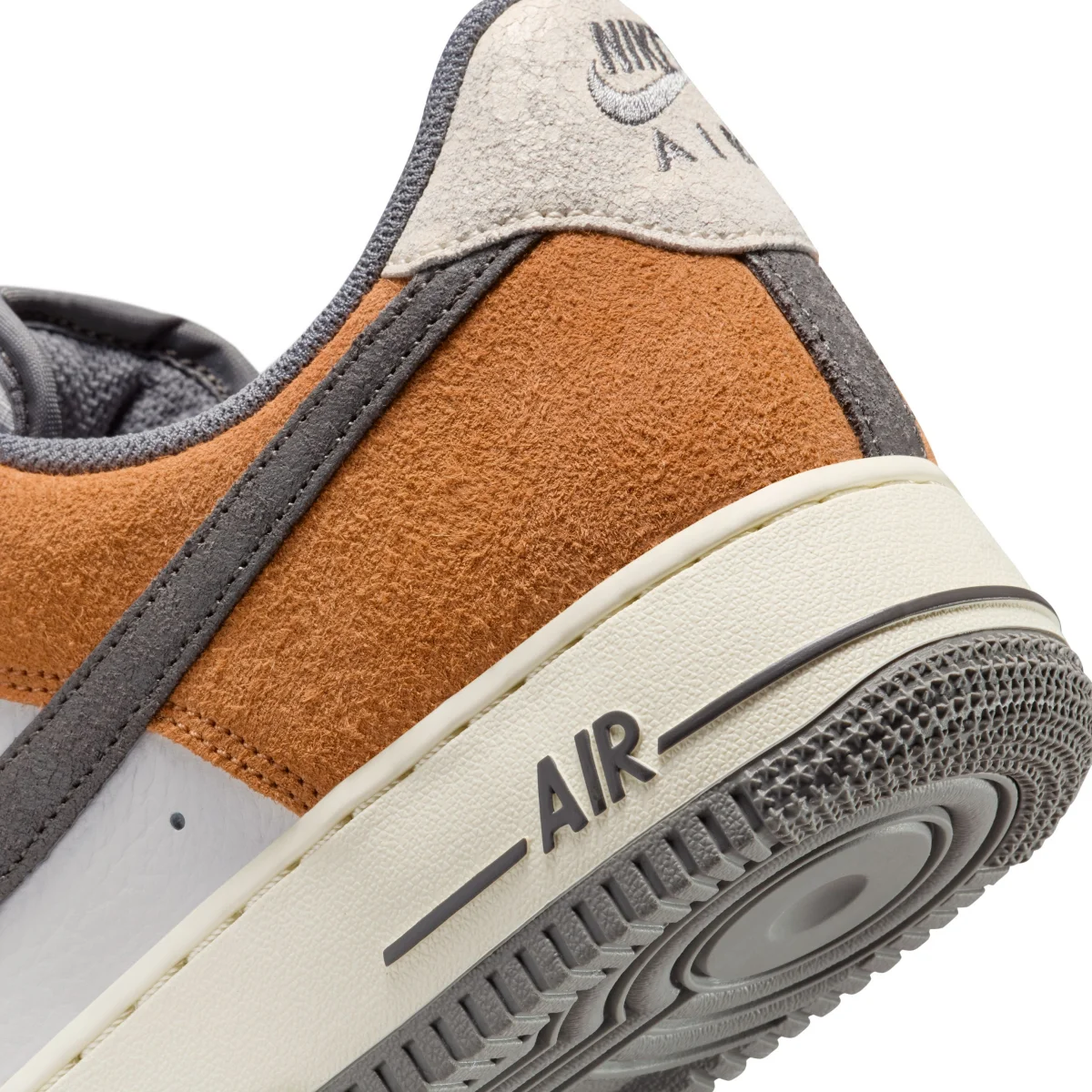 Nike Air Force 1 '07 LV8