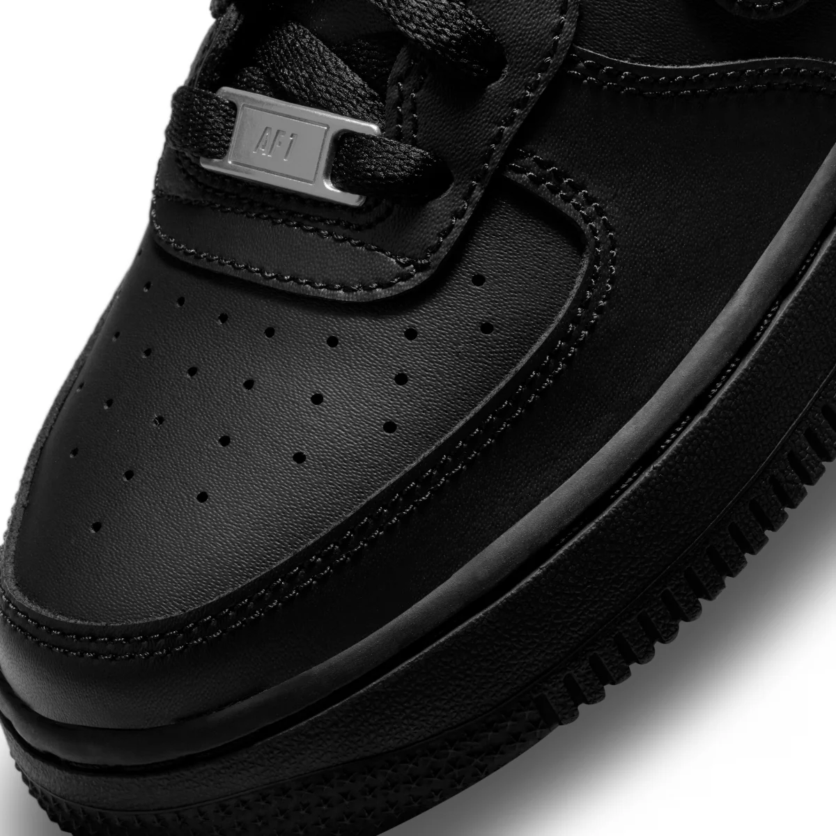 Nike Air Force 1 LE