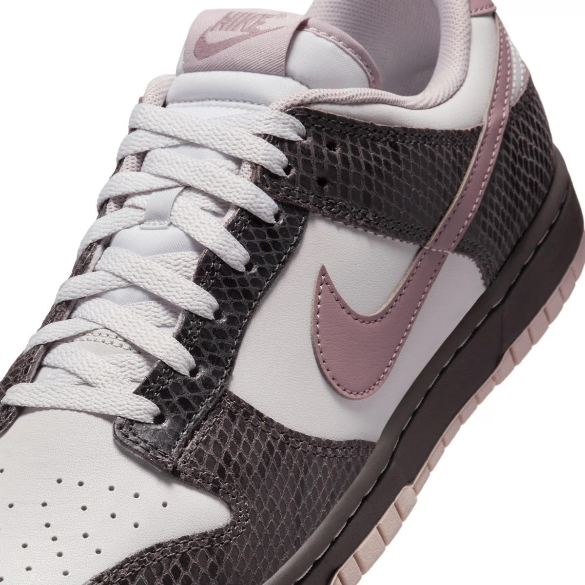 Nike Dunk Low SE