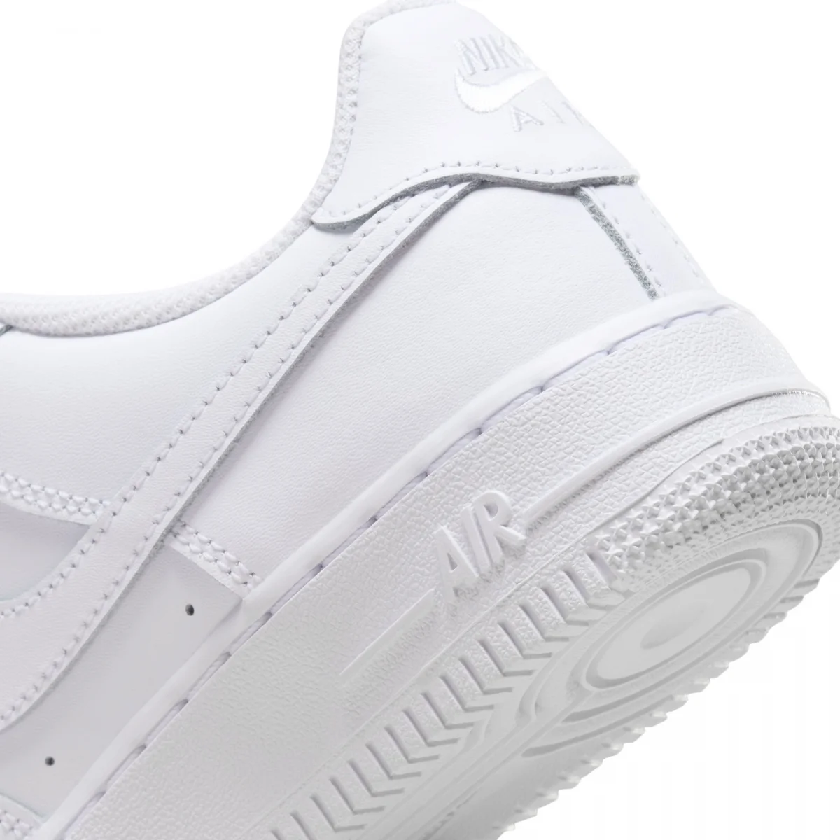 Nike Air Force 1 LE