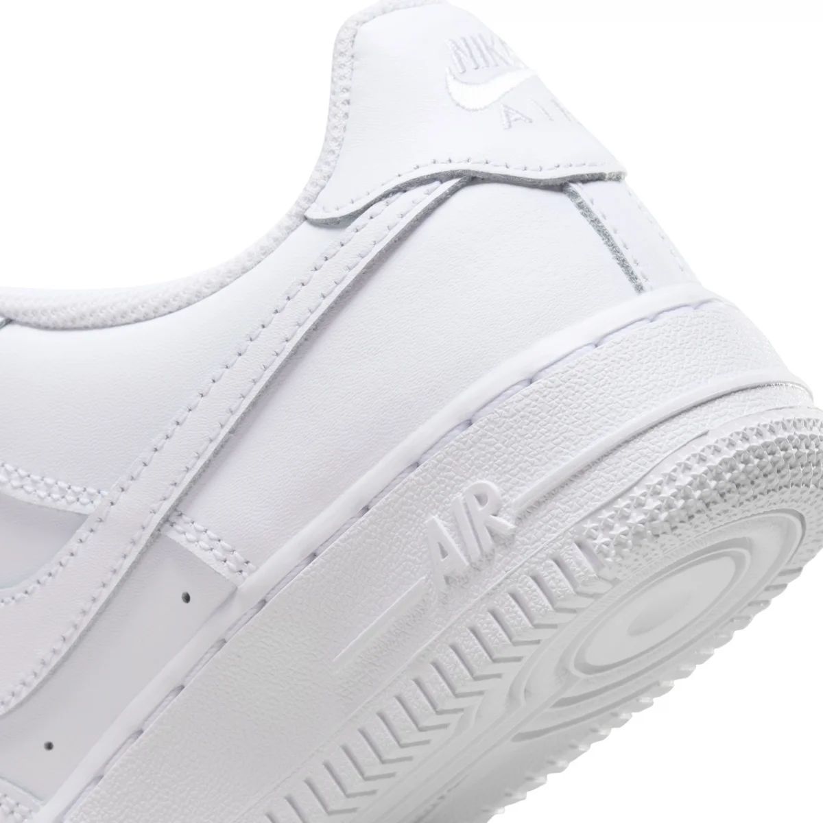Nike Air Force 1 LE