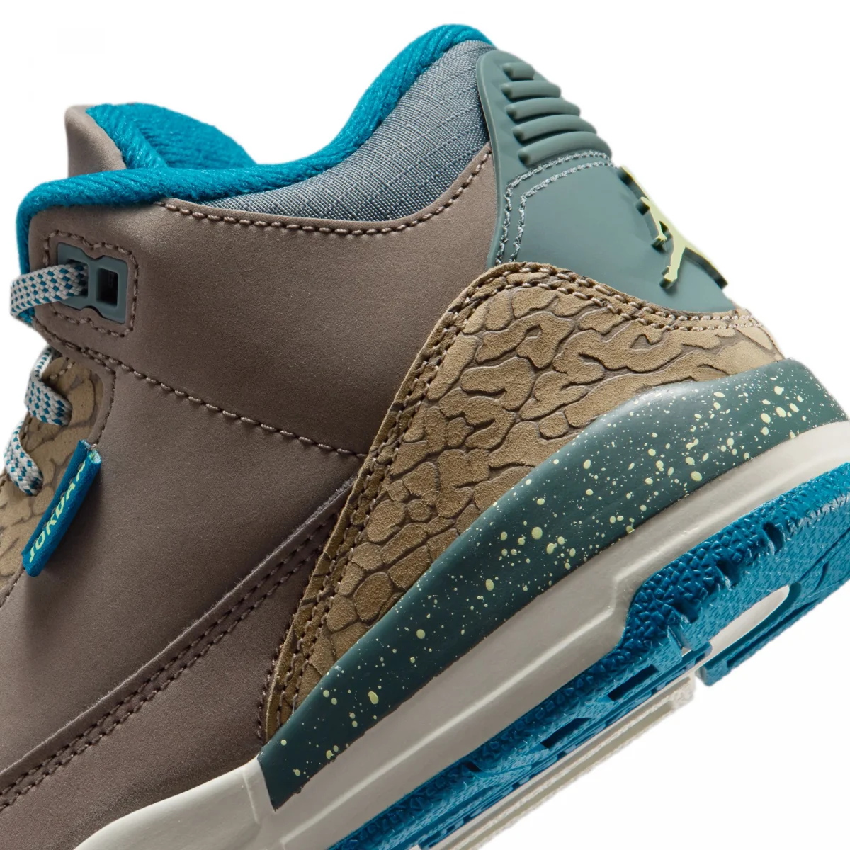 Jordan 3 Retro OG "Olive Abyss"