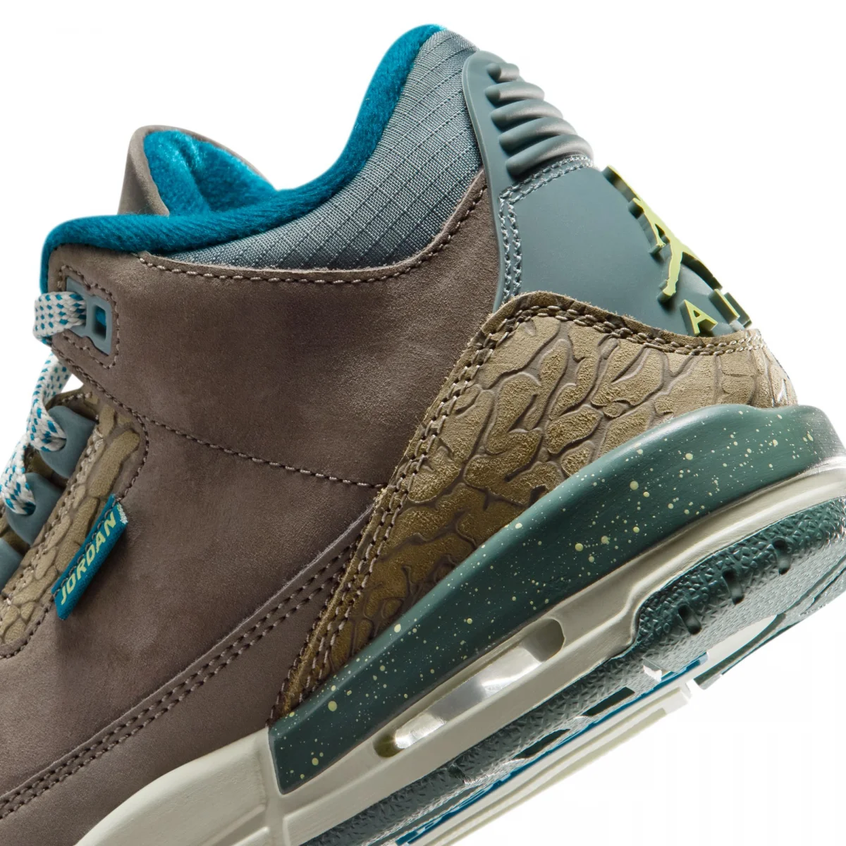 Air Jordan 3 Retro OG "Olive Abyss"
