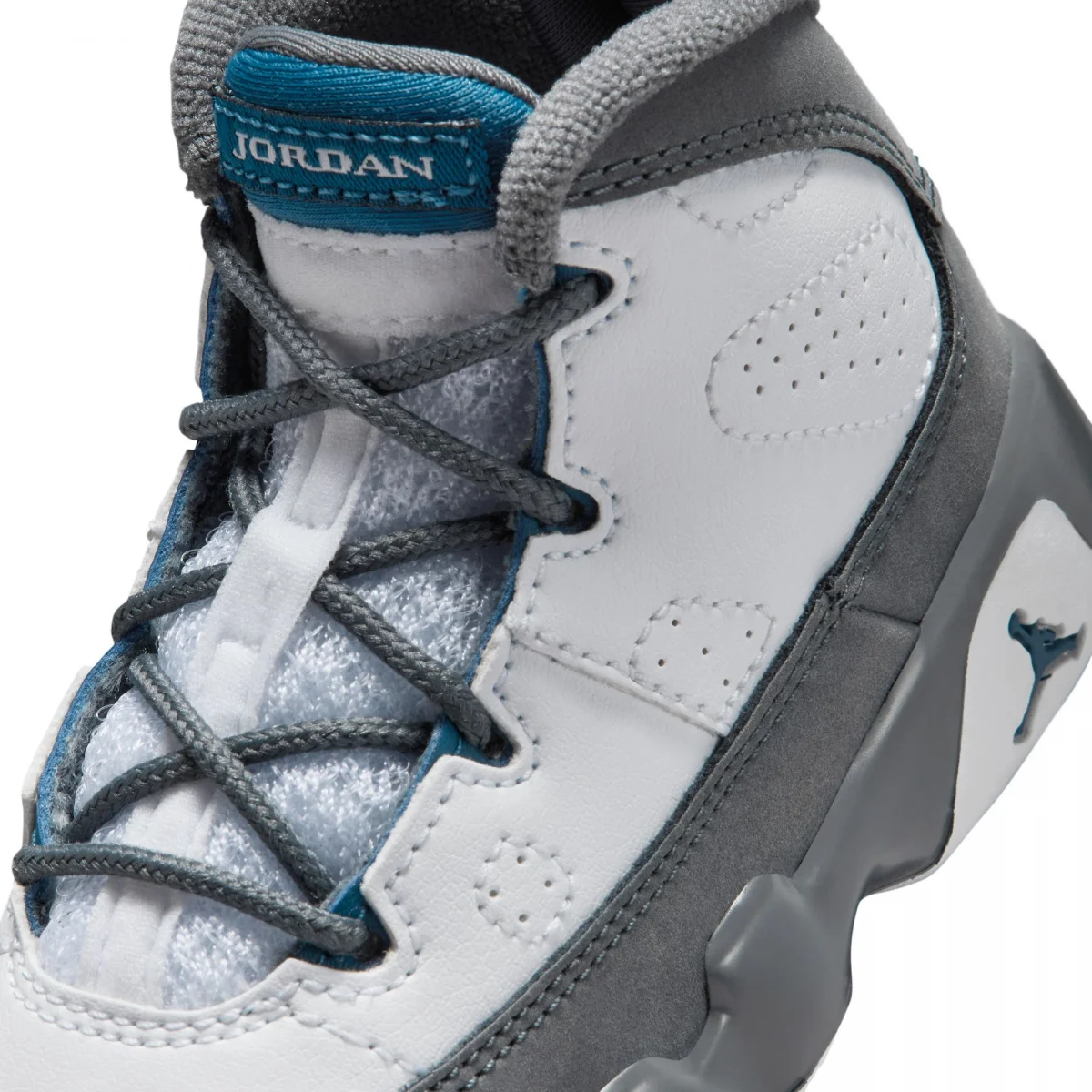 Air Jordan 9 Retro "Flint Grey"