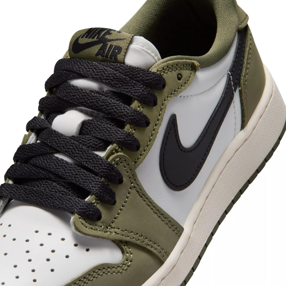 Air Jordan 1 Retro Low OG "Medium Olive"